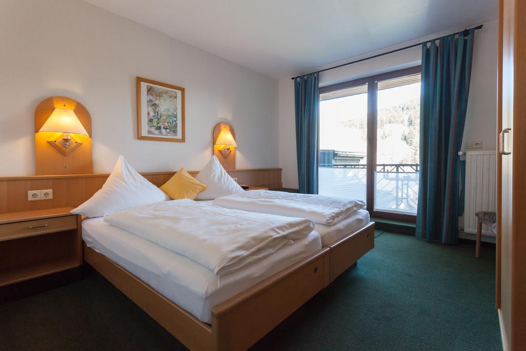 Haus Alexandra Inkl Meinecard Plus Willingen  Dış mekan fotoğraf